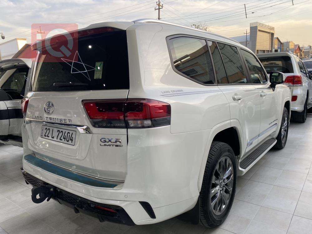 Toyota Land Cruiser